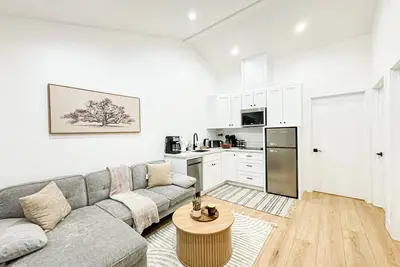 Image de Cozy 2-Bedroom Retreat in Los Angeles – Perfect for Couples - Cm-Am