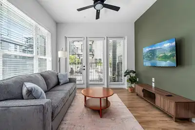 Image de Luxury Condo! Sleep the Whole Family | Pool / Gym