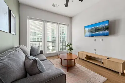 Image de Huge Stylish Apartment in Newest Part of Tampa!