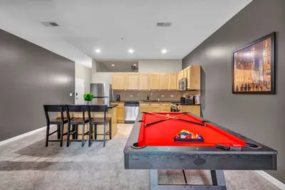 Image de Fun Pad in the Best Location Dt | Free Parking!