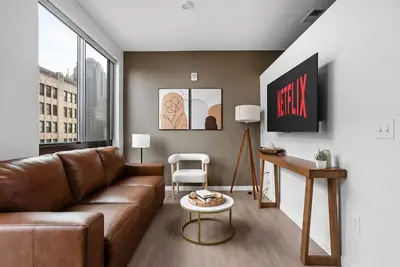 Image de Ultra Luxury Building: Executive Lounge+Pool+Gym