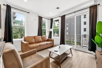 Image de Upscale 2br Stay | Minutes from Convention Center