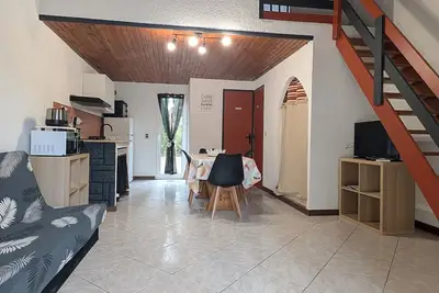 Image de Maison de vacances 'La Capelle 4 Personnes 880' avec piscine partagée, Wi-Fi et climatisation