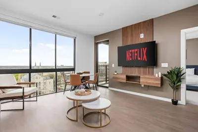 Image de Spacious Luxury 2br | Pool+Lounge