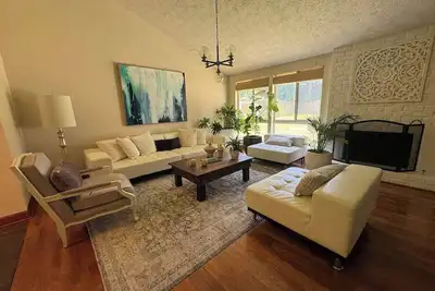 Image de 3bd 2Bath Modern City Escape