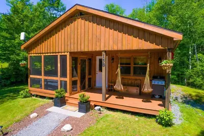 Image de Pinecone Cottage Hot Tub & Projector at Falls Lake