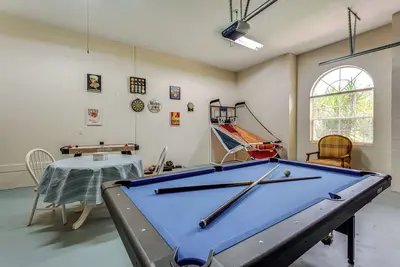 Image de Lakeside Home w/ Pool & Game Room in Haines City