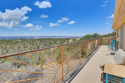 Image de Panoramic Vistas & Pergola: Silver City Escape!