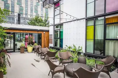 Image de Pet Friendly Triple King Trailers w/ Courtyard Pool, & Onsite Dining & Bar!