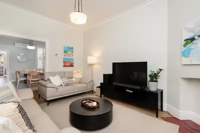Image de Brightside Belle by Property Mums