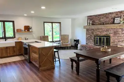 Image de Large Ranch Home in the Heart of Leelanau County