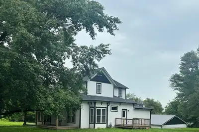 Image de 4-bdrm: Near Adam-Ondi-Ahman, Mo Star Quilt, Jamesport Amish, Squirrel Cage Jail
