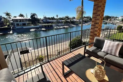 Image de 'Sunsets on Maroochy' - Canal Living!