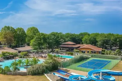 Image de Mobile-home récent dans camping 4étoiles avec animations et piscine