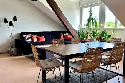 Image de Loft vintage spacieux • 155 m² • 4 chambres • Parking, Netflix, Wifi Fibre
