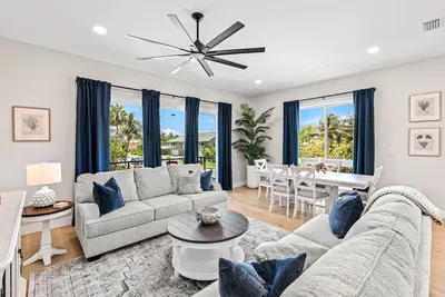 Image de Family & Group Friendly — Book Both Indialantic Townhomes W/ Private Balconies