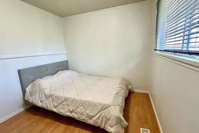 Image de Large House with Kitchen, Washing Machine and Internet Near Yvr Airport & Mall