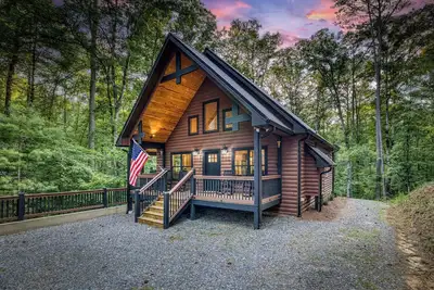 Image de Modern Rustic 3br & Loft, Hot Tub, Gr and Fire Pit