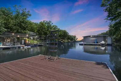 Image de Lakefront A-Frame, Private Dock, Boat Slips, Kayak