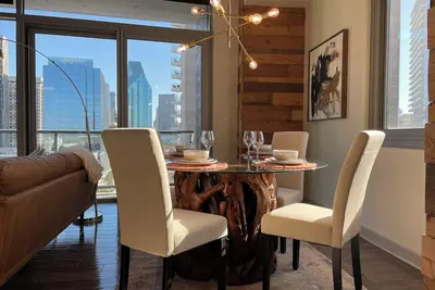 Image de Chic 2-bedroom apartment with Ac, fitness room in brilliant Victory Park Dallas