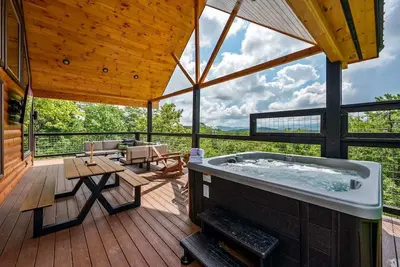Image de New Mtn Luxe Cabin | Hot Tub | Mountain Views!