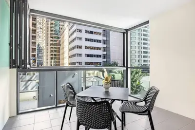 Image de Affordable Cbd 2Beds + Ducted Ac Walk 2 everything