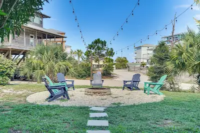 Image de Walk to Ocean: Beach House w/ Pool in Port St Joe!