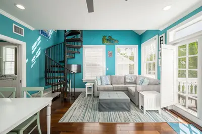 Image de Rooftop Renaissance - Upscale Condo in Old Town Key West. Perfect for Couples.