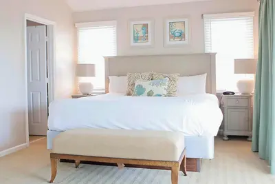Image de Beautiful Pool Access and In-Room Kitchen Make this the Perfect Island Getaway!