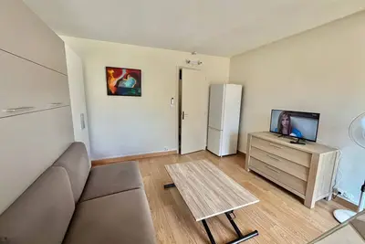 Image de Studio confortable avec parking près de la plage