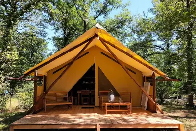 Image de Canadian Lodge - 2 Schlafzimmer - ohne Sanitäranlagen 5 Personen