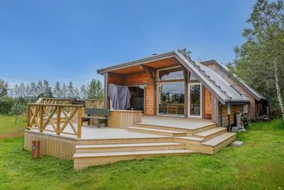 Image de Embrace Nature by the River: Hot Tub & Spa Nearby!
