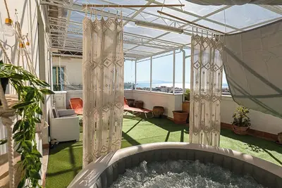 Image de [Penthouse Facing the Sea-Center]