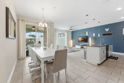 Comfort Stay with Pool Near Attractions