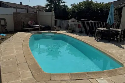 Image de Villa climatisé avec piscine, proche de la mer