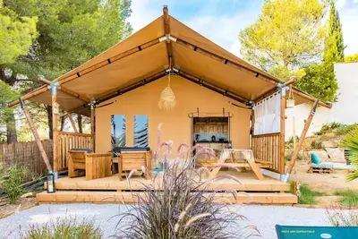 Image de Zelt Lodge 38 M2 + Terrasse 16 m2 6 Pers. 6 Personen