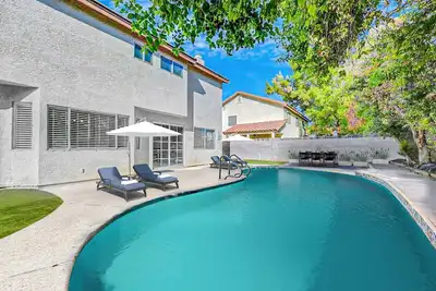 Image de Beautiful Renovated 4br w/ Pool – Perfect Las Vegas Getaway!