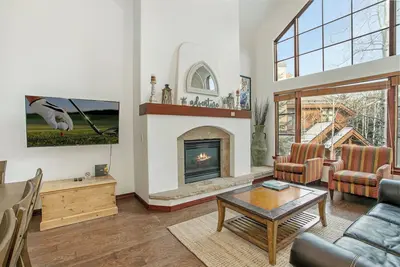 Image de 304 Spruce Tree Lodge