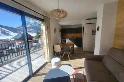 Image de À 200m des pistes de ski, 1er étage, vue pistes de ski, balcon, télévision, casier à ski, 59m²