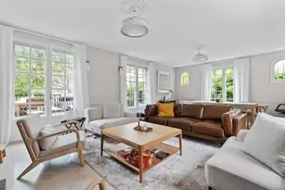 Image de Superb 3-bedroom house in Le Mesnil-le-Roi – Quick Access to Paris
