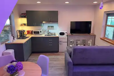 Image de Creekside Designer Loft in Beaverton