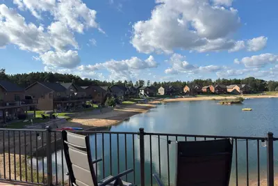 Image de New! Beach Lake Oasis