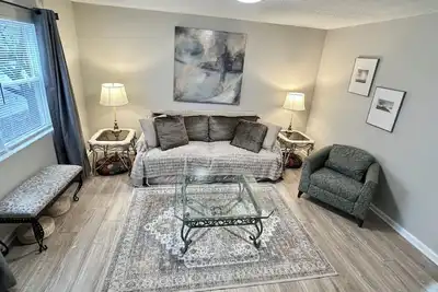 Image de Beautiful 2 Bedroom 1. 5 Bath Newly Remodeled & Very Comfortable with 2 Smart TVs
