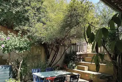 Image de Maison pleine de charme, au calme, avec patio et piscine. Campagne environnante