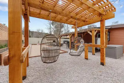 Image de West Sedona Gem with Hot Tub, Walk to Trails, Shops & Restaurants