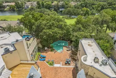 Image de The Hills: Quiet Spacious Gated Community w/ Pool!