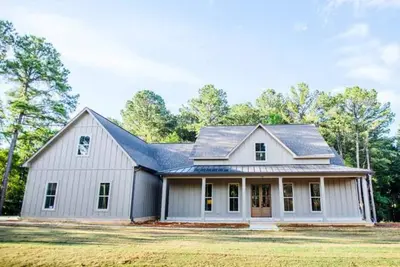Image de New 4bed, 4. 5 bath, Custom Farmhouse in Oxford, Ms. 12 Minutes from town square.
