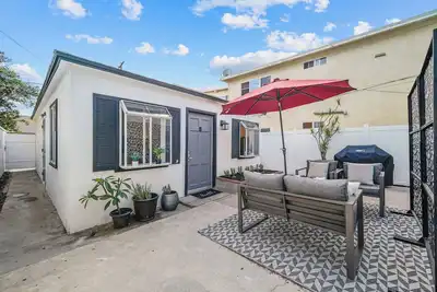 Image de Pacific Beach Bayside Cottage.