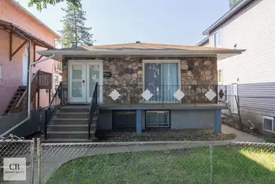 Image de Spacious 4 Beds in Central Edmonton! Near Ice District, hospitals, dining & more