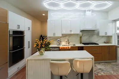Image de Mansion Retreat -15 min to Nyc w/ Balcony views